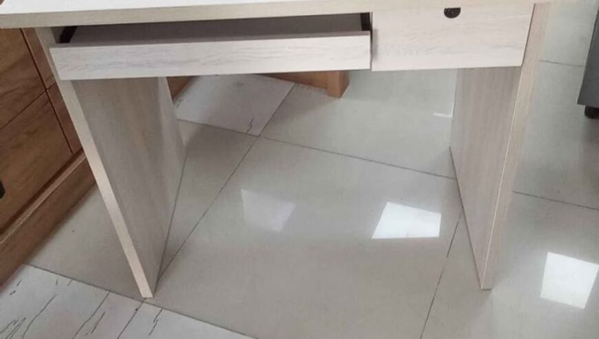 All Brand new luxury office Furniture