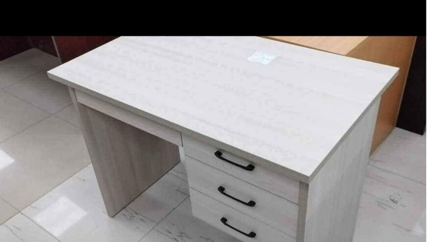New office Desk chairs 🪑 File 🗃️🗄️ cabinet available