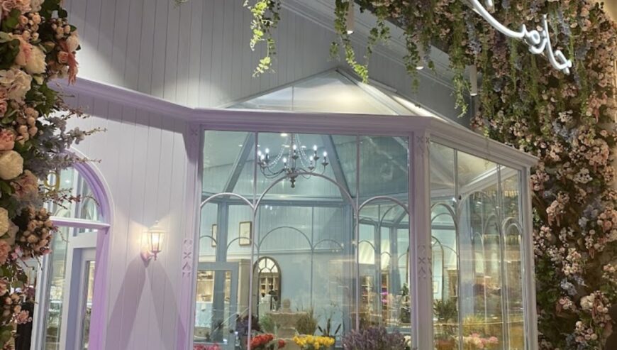 Luxury Retail, Flowers and chocolate