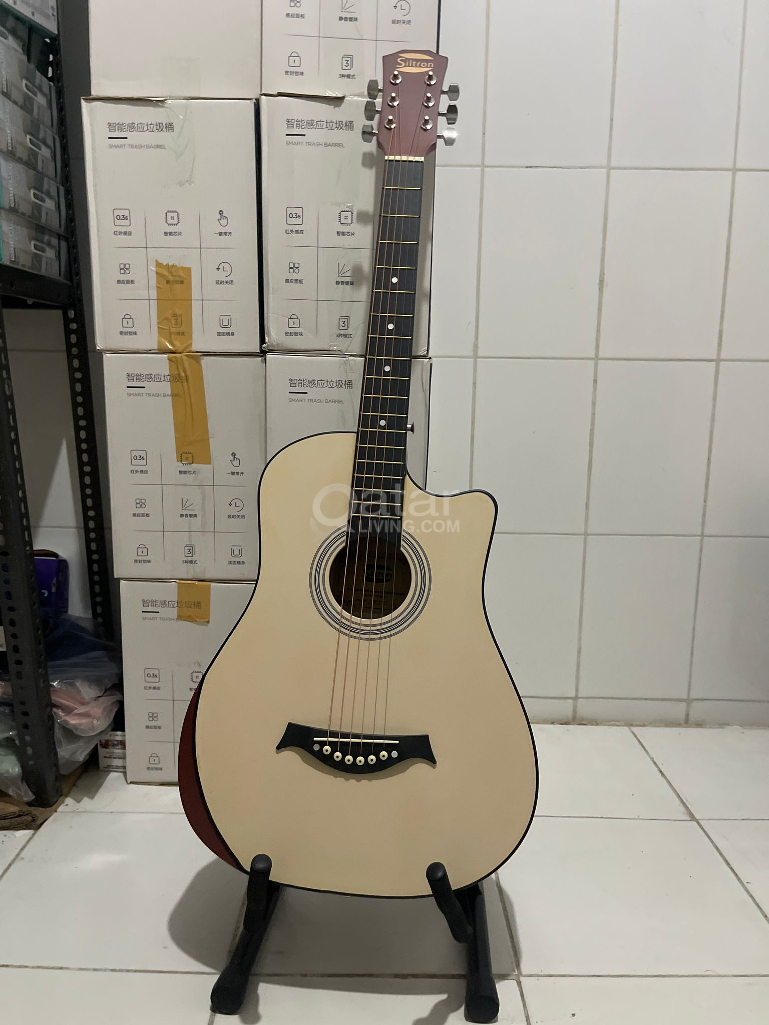 Brand New Accoustic Guitar – 38Inch Size Available Now