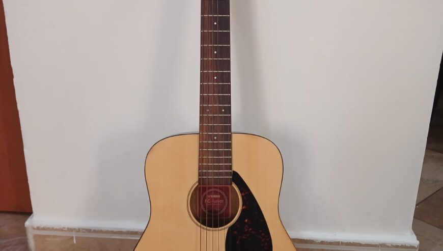 YAMAHA GUITAR JUNIOR EL460