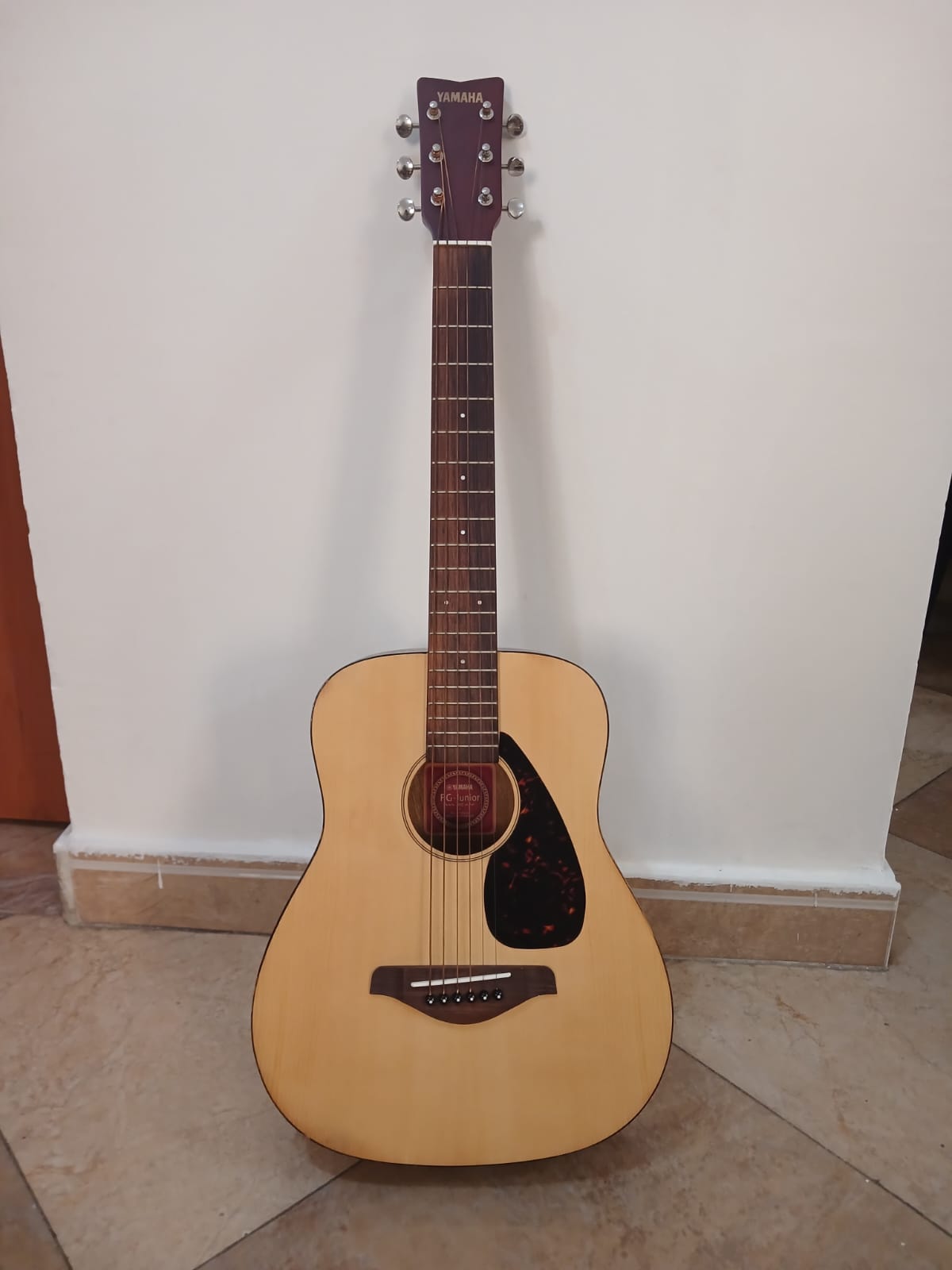 YAMAHA GUITAR JUNIOR EL460