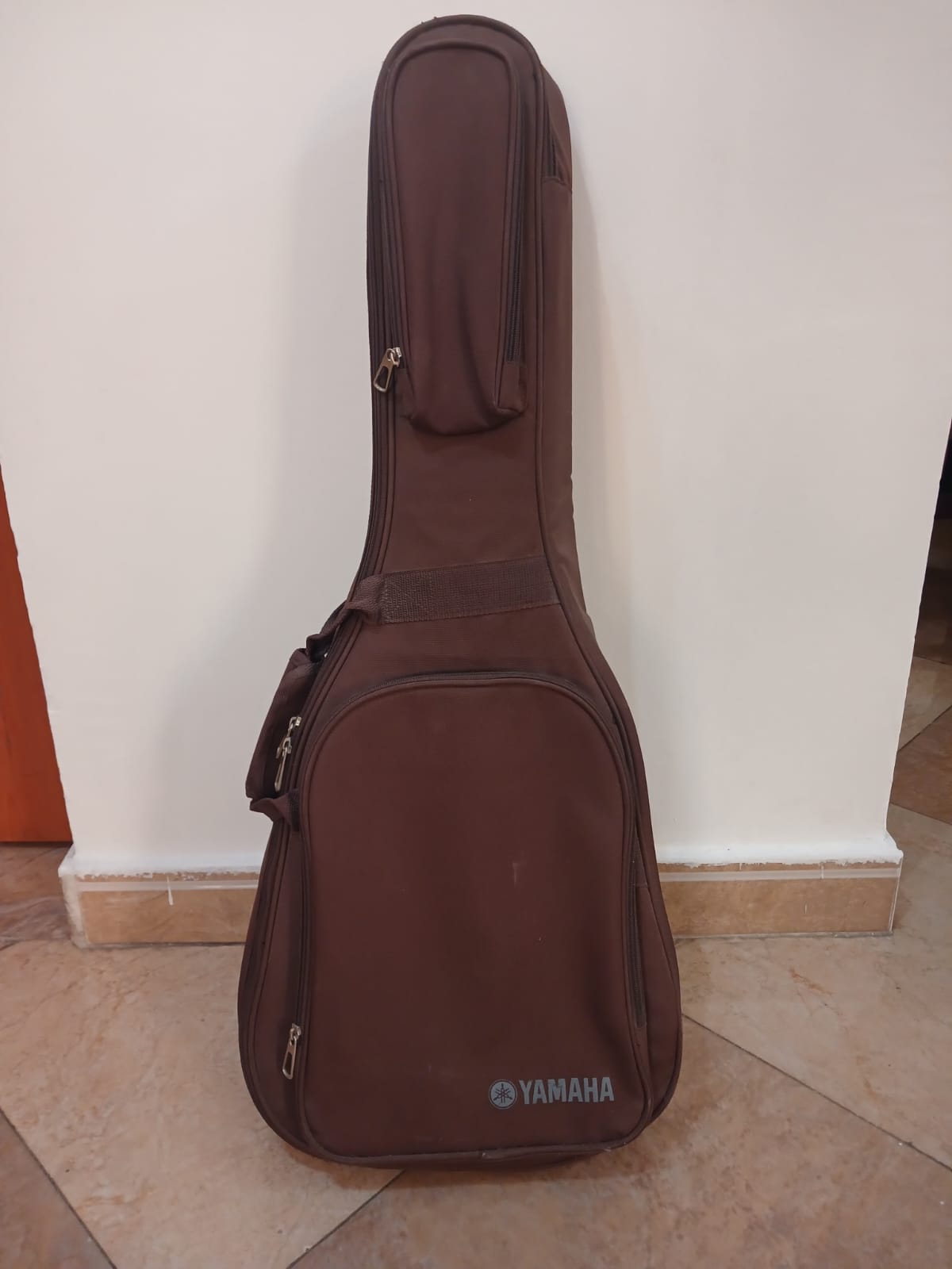 YAMAHA GUITAR JUNIOR EL460