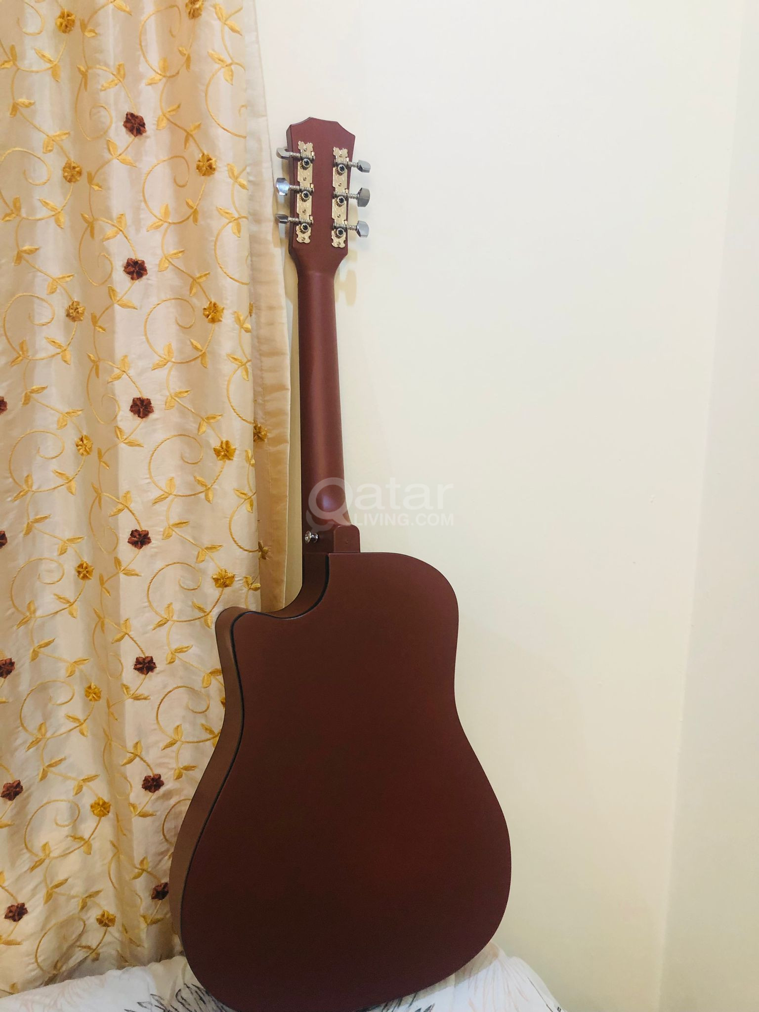 Brand New Accoustic Guitar – 38Inch Size Available Now