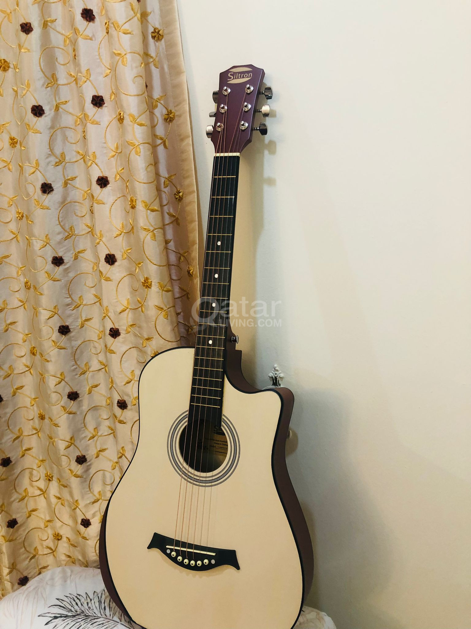 Brand New Accoustic Guitar – 38Inch Size Available Now
