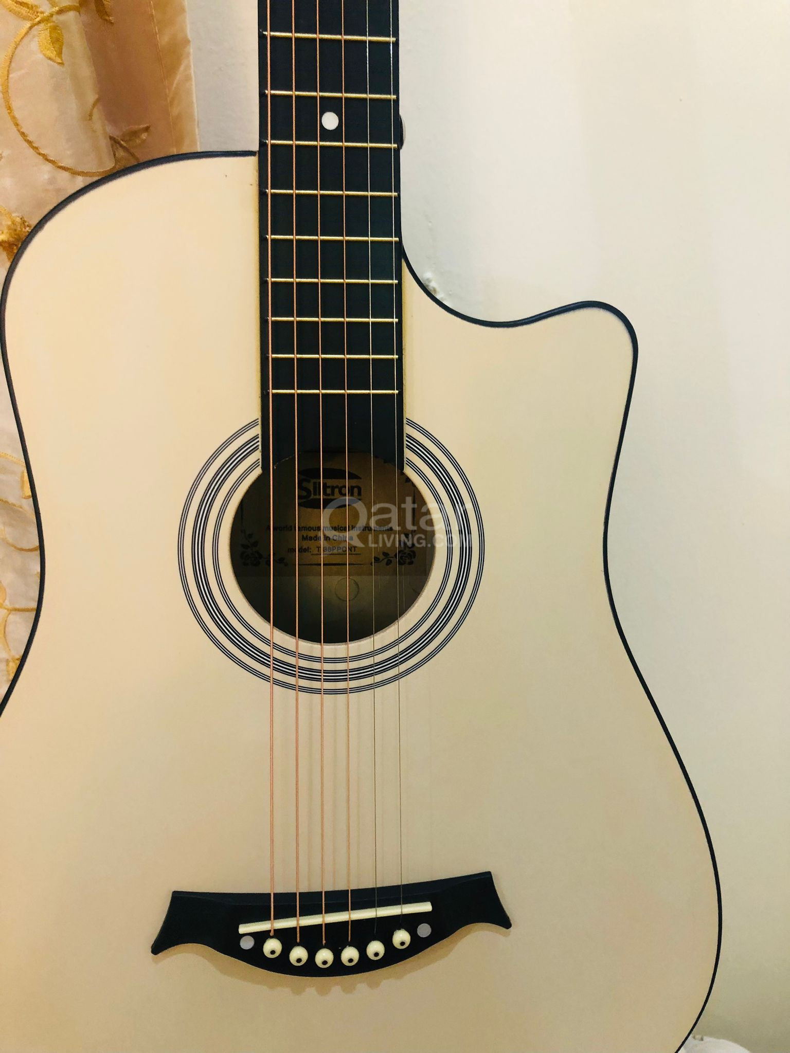 Brand New Accoustic Guitar – 38Inch Size Available Now