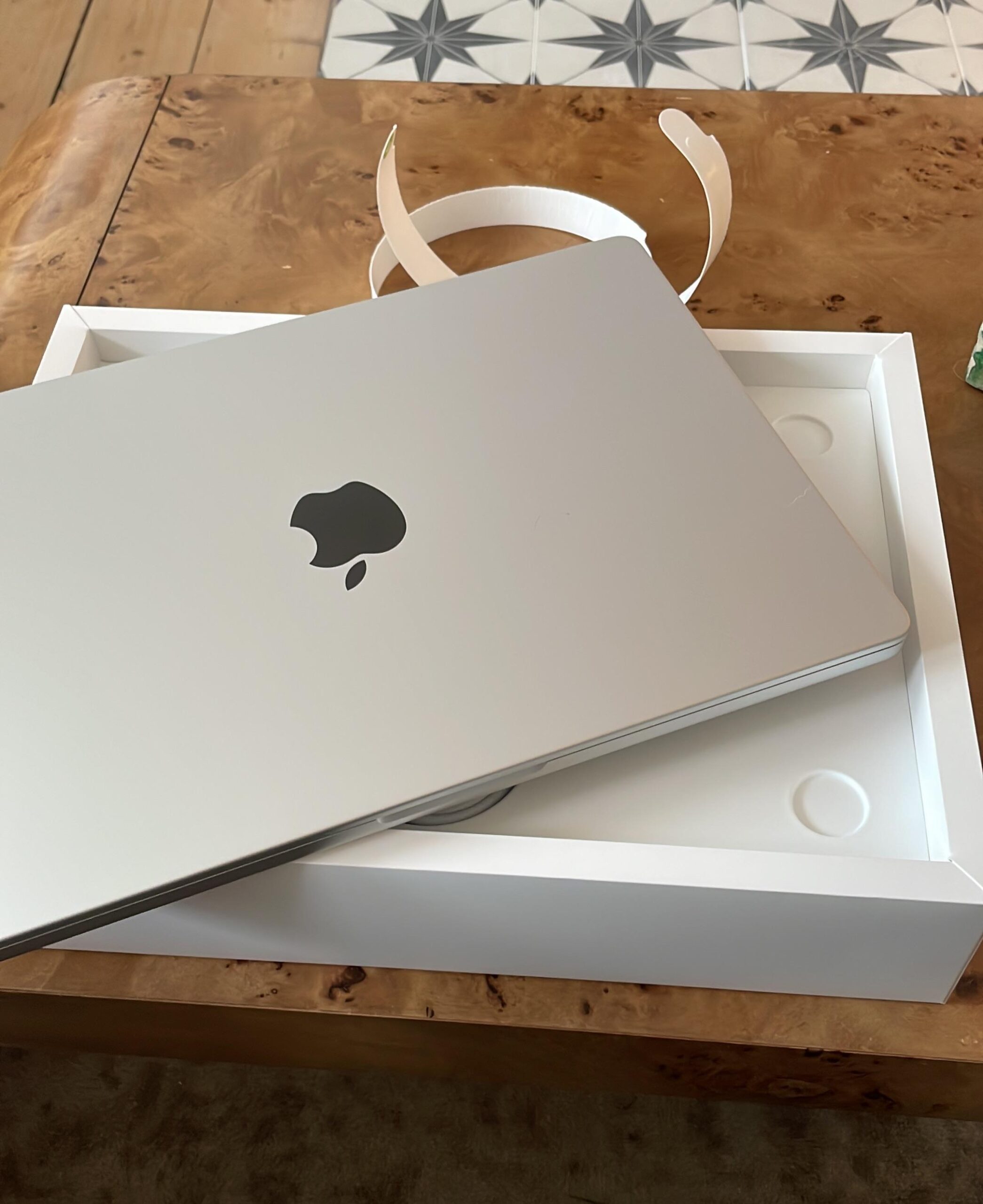 MacBook Air M3 – 13 inch
