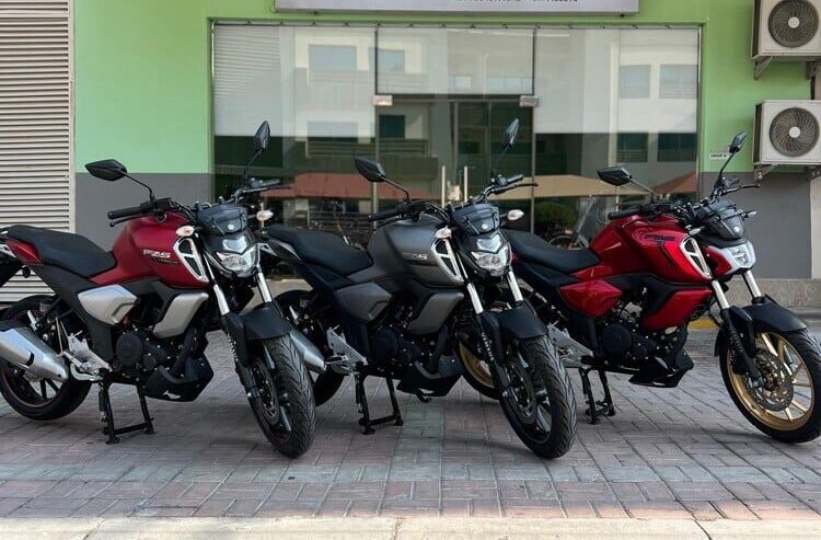 Yamaha FZS 2025