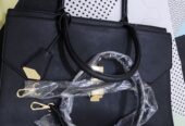 👜 ALDO Women’s Office Bag – For Sale A smart and stylish choice for work, school, or travel, this bag combines fashion and function.