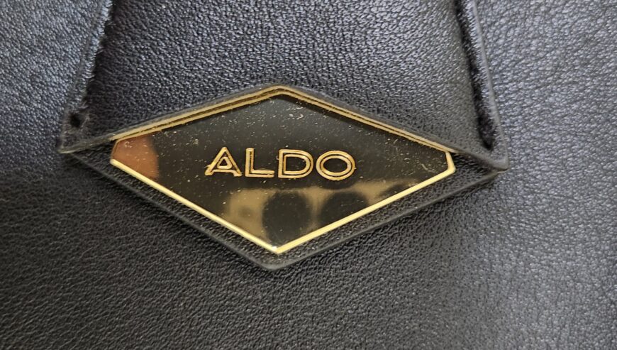 👜 ALDO Women’s Office Bag – For Sale A smart and stylish choice for work, school, or travel, this bag combines fashion and function.