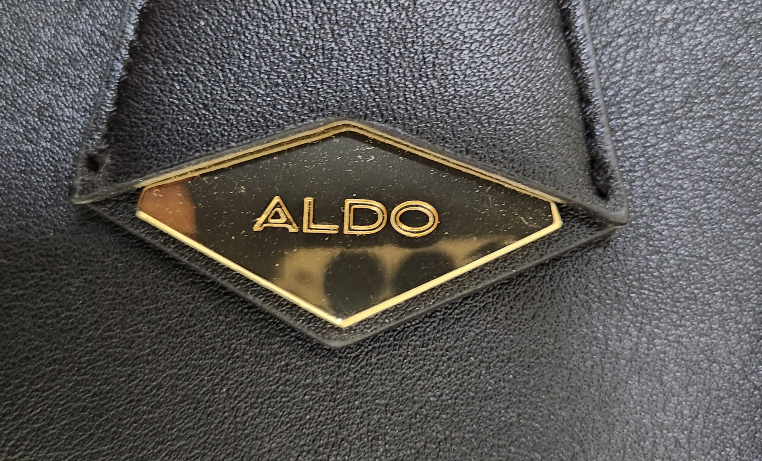 👜 ALDO Women’s Office Bag – For Sale A smart and stylish choice for work, school, or travel, this bag combines fashion and function.