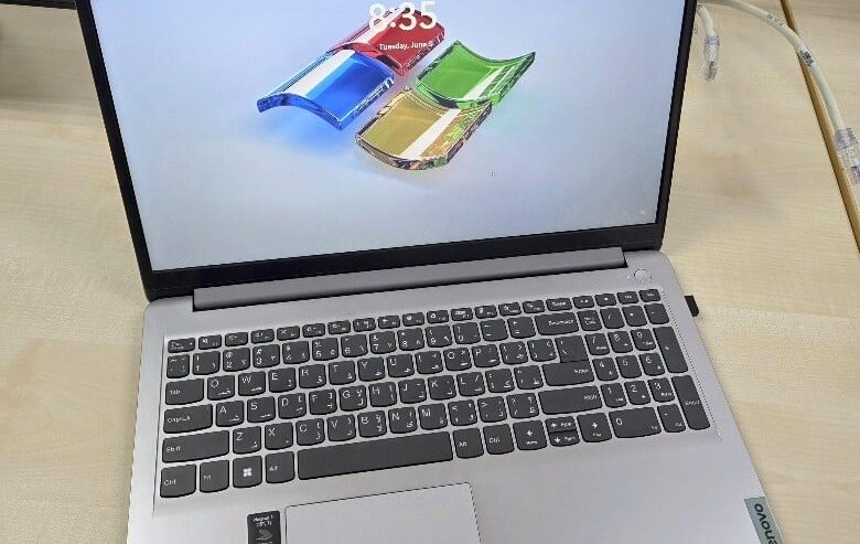 Lenovo 12thGen. 16GB-512GB i3, 15