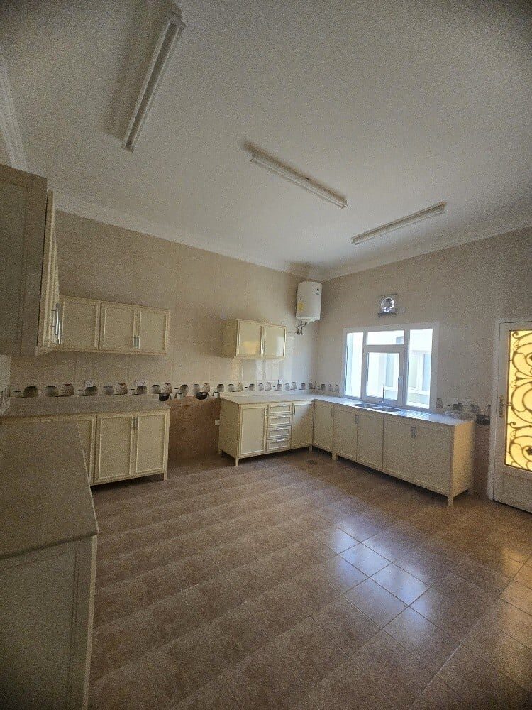 فيلا مكيفة للايجار ب ام قرن