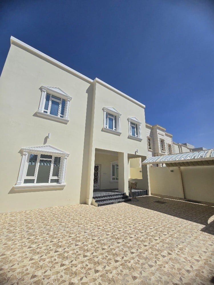 فيلا مكيفة للايجار ب ام قرن