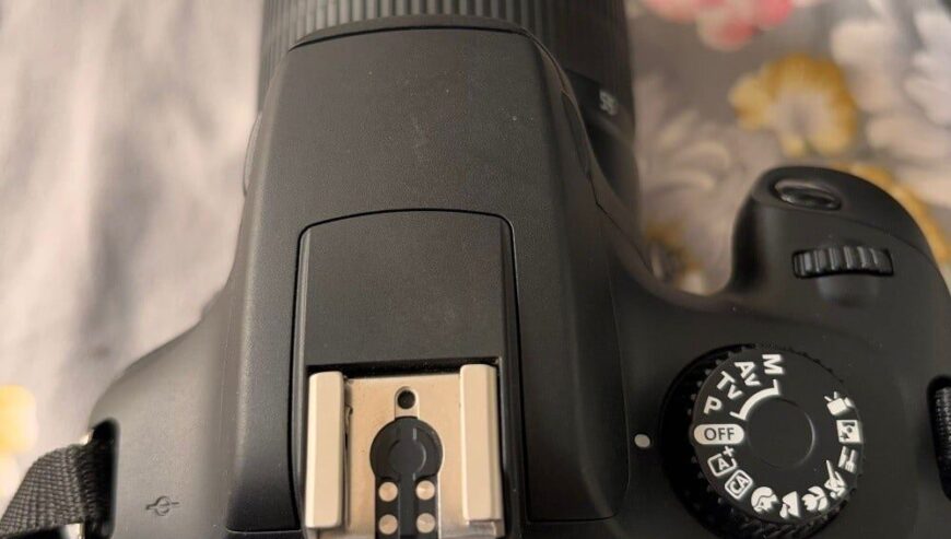 URGENT-  EOS400D CANON CAMARA FOR SALE