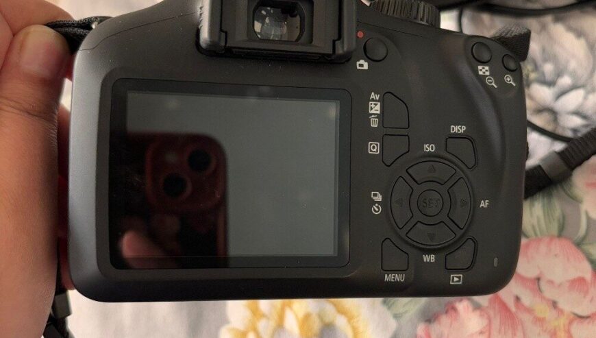 URGENT-  EOS400D CANON CAMARA FOR SALE