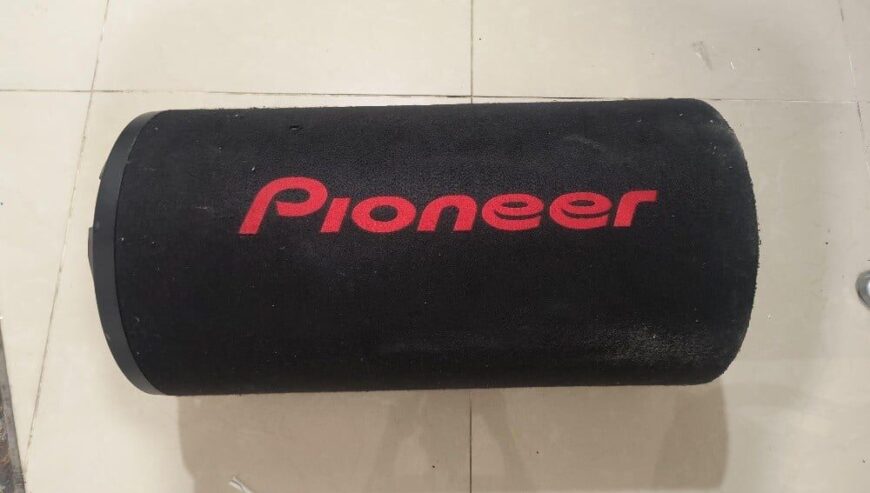 pioneer subwoofer 1300 W