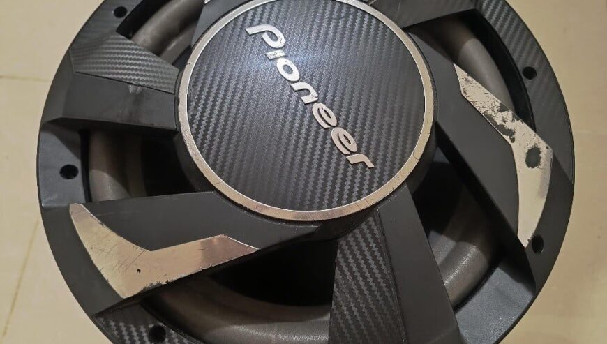 pioneer subwoofer 1300 W