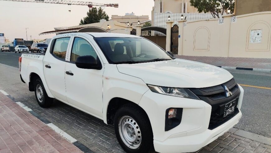 Mitsubishi L200 2WD 2021 petrol