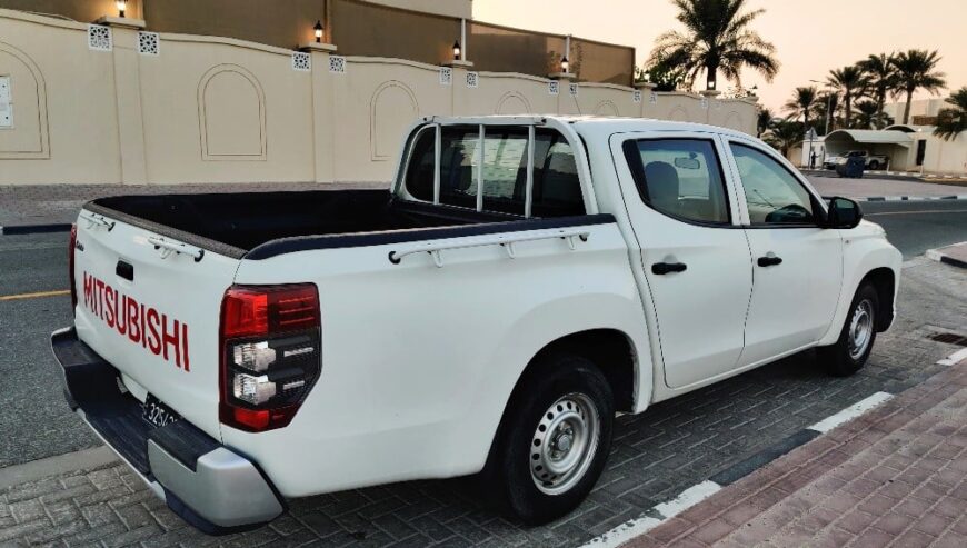 Mitsubishi L200 2WD 2021 petrol