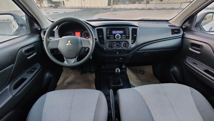 Mitsubishi L200 2WD 2021 petrol