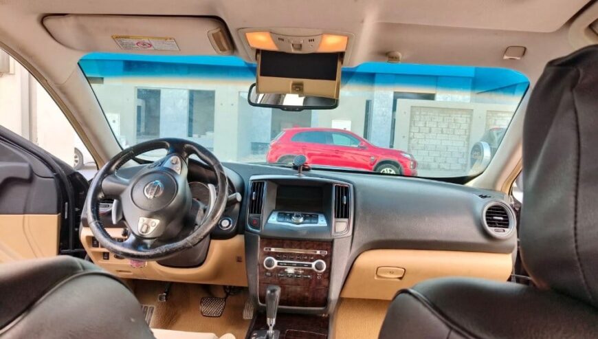 Nissan Maxima 2010