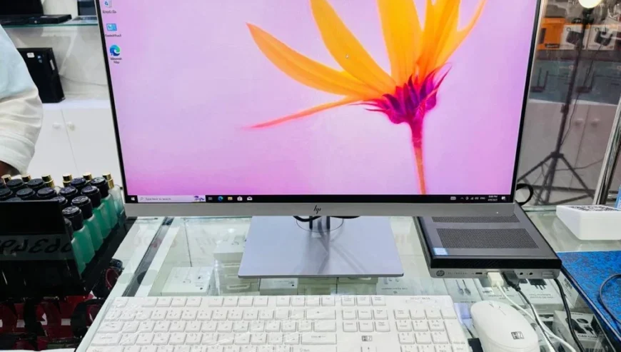 HP MINI COMPUTER BUNDLE