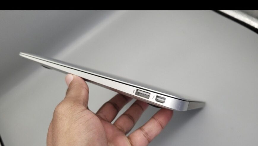 Apple macbook air 2013, for sale