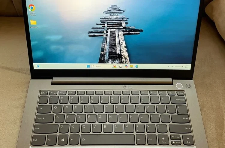Lenovo i7 11gen 16gb 512SSD Touch