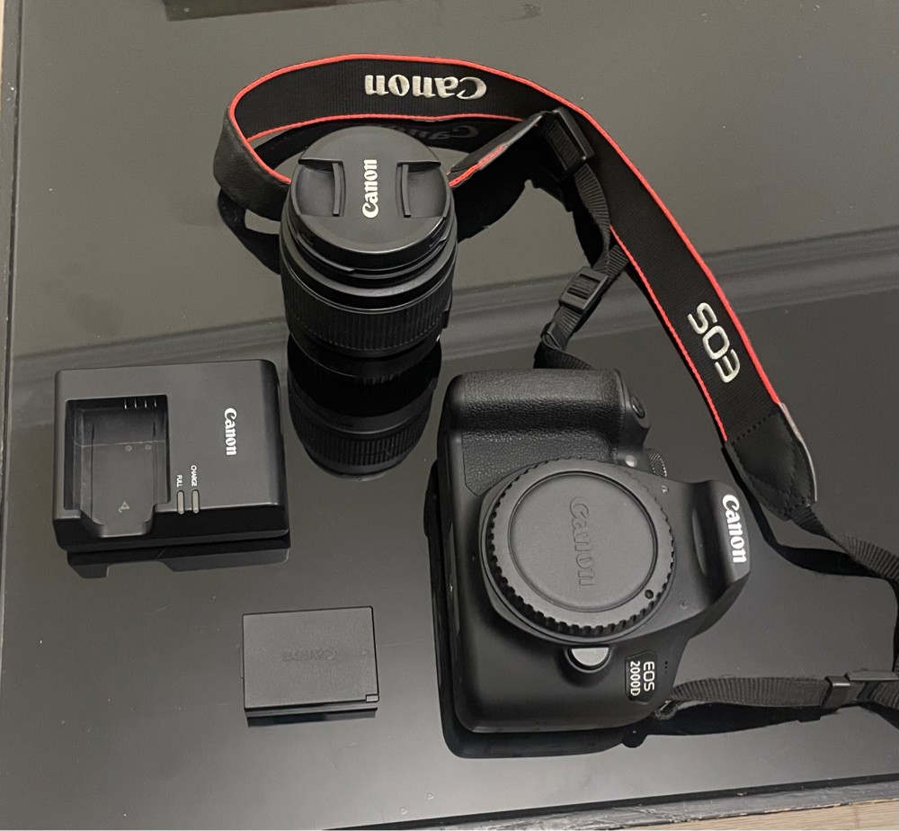 Canon 2000D + Tripod