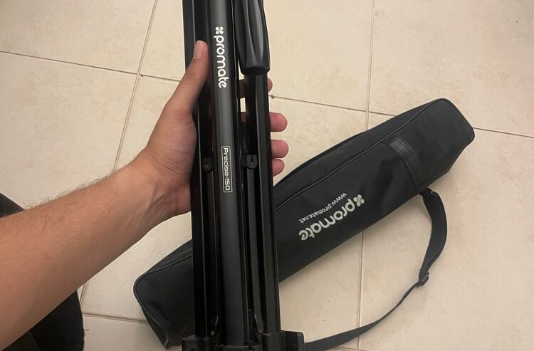 Canon 2000D + Tripod