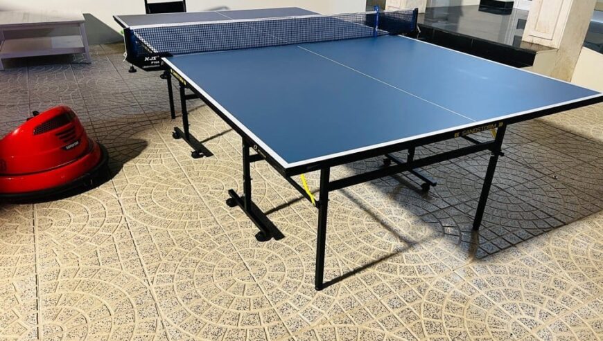 Tennis table