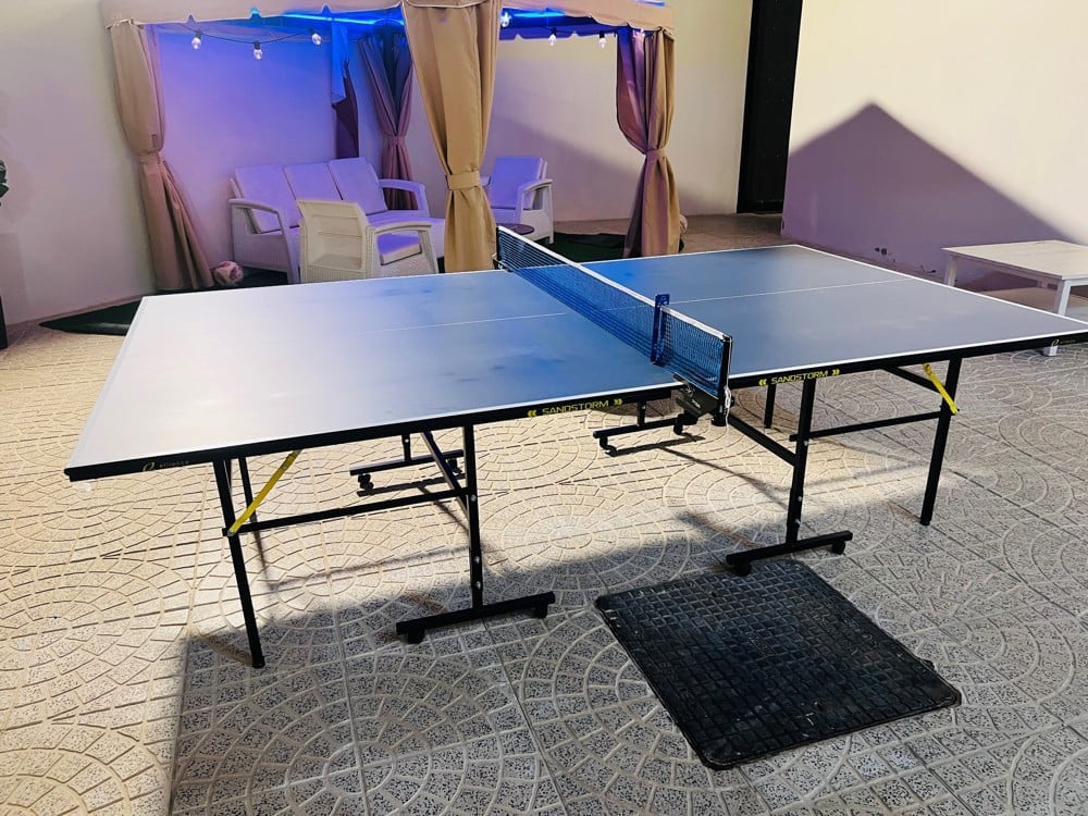 Tennis table