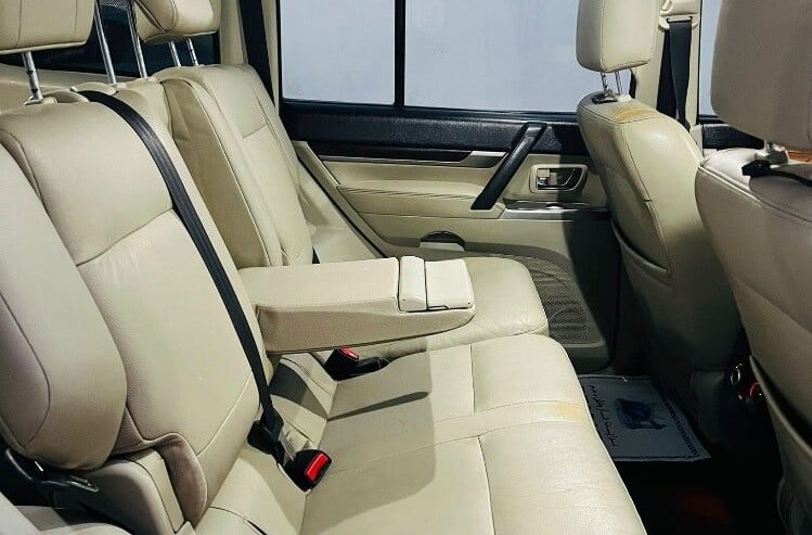 Mitsubishi Pajero2015 full option