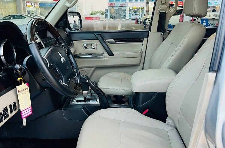 Mitsubishi Pajero2015 full option