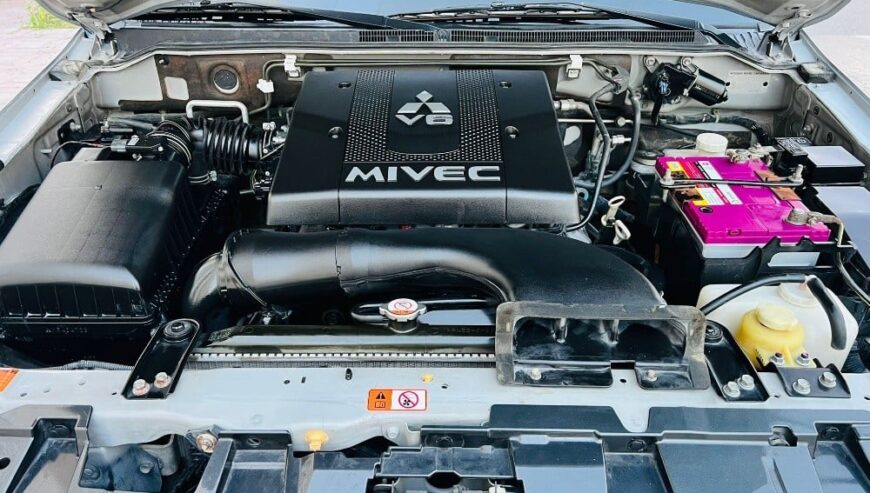 Mitsubishi Pajero2015 full option
