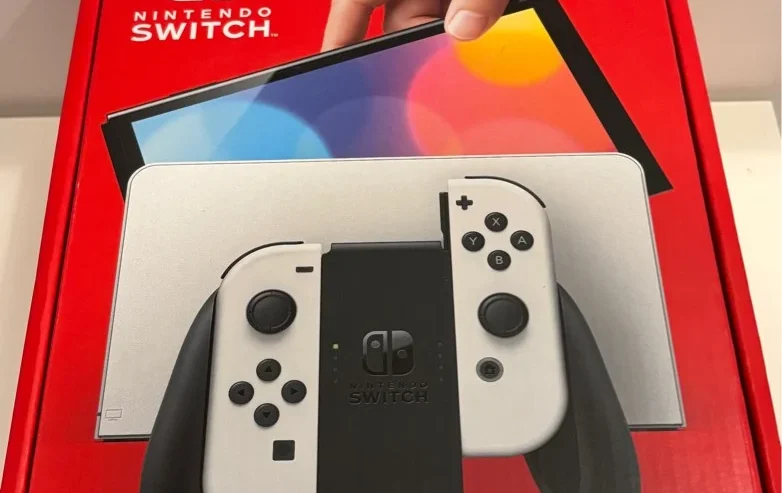 Nintendo Switch (Full Set with Box)