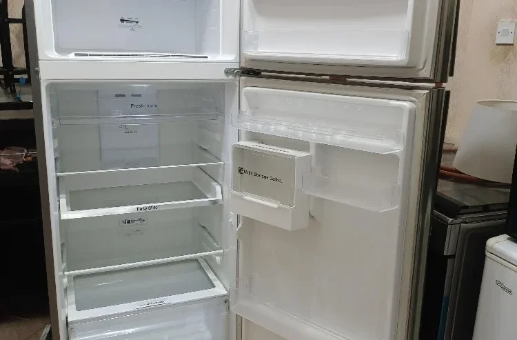 SAMSUNG fridge big