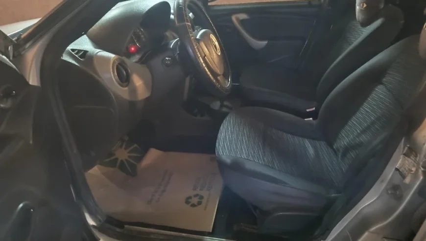 Renault 2012, 151,000 km,