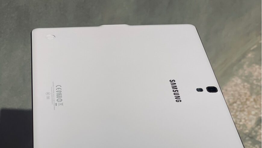 SAMSUNG TAB GOLD 16gb WithCharger