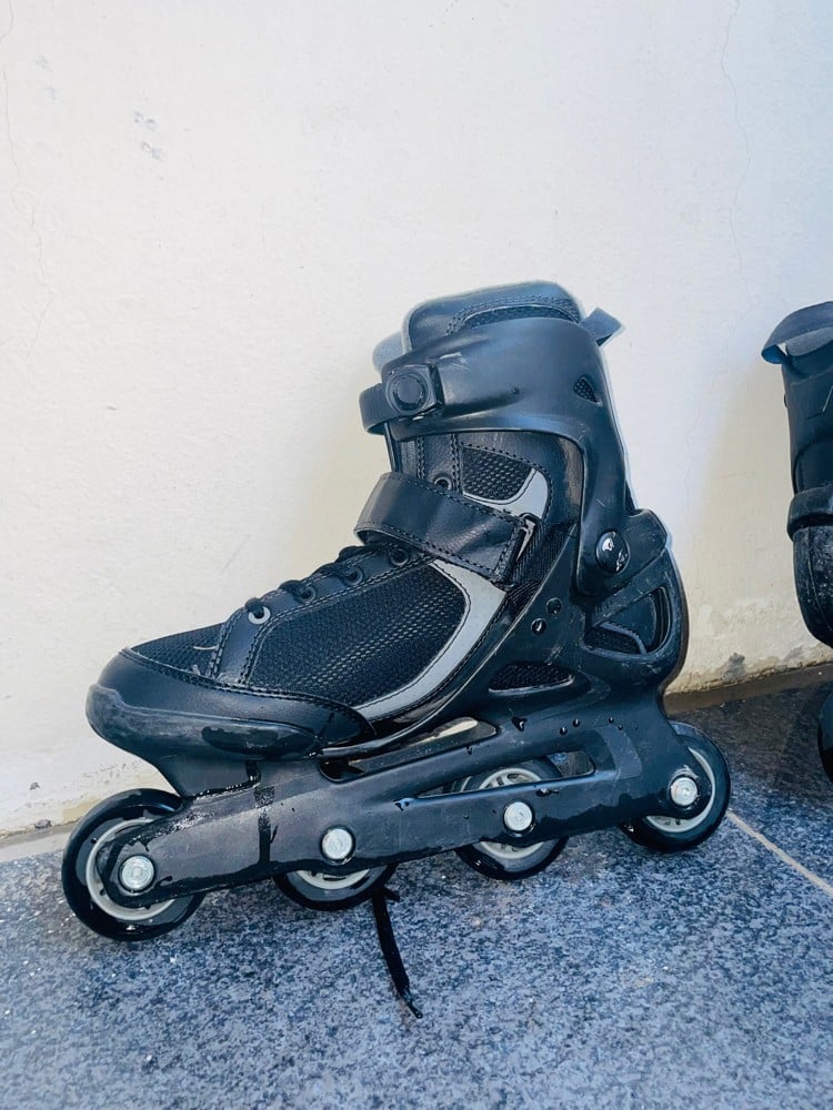 Oxelo skating shoes