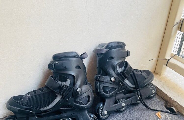 Oxelo skating shoes