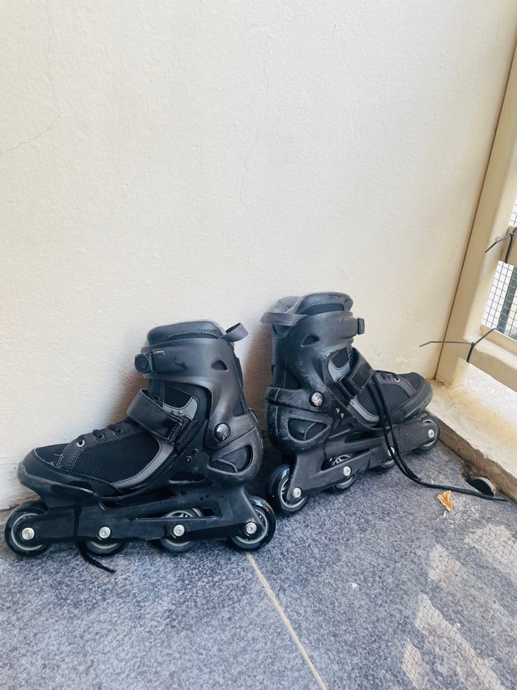 Oxelo skating shoes