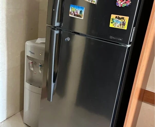 LG Fridge (Refrigerator) For Sale