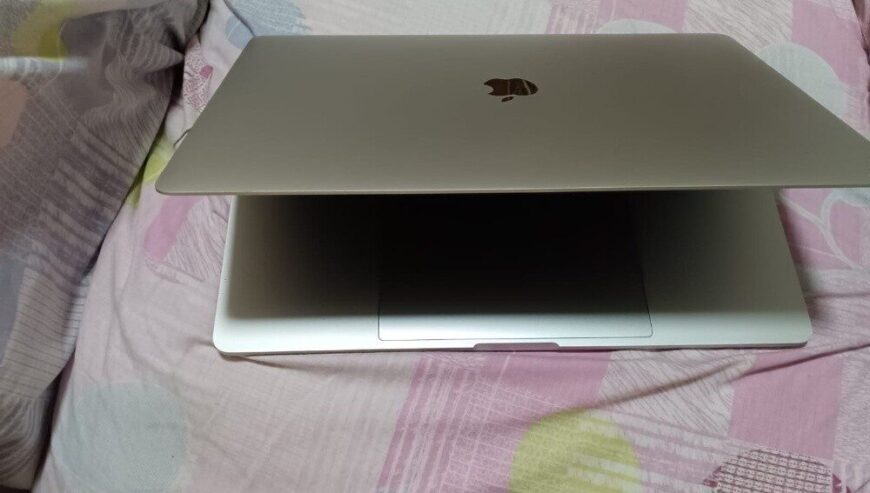 Apple MacBook Pro