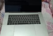 Apple MacBook Pro