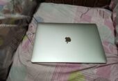 Apple MacBook Pro