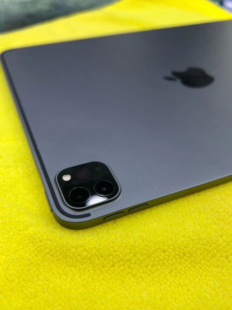 ipad pro 11″ m1 chip 256gb