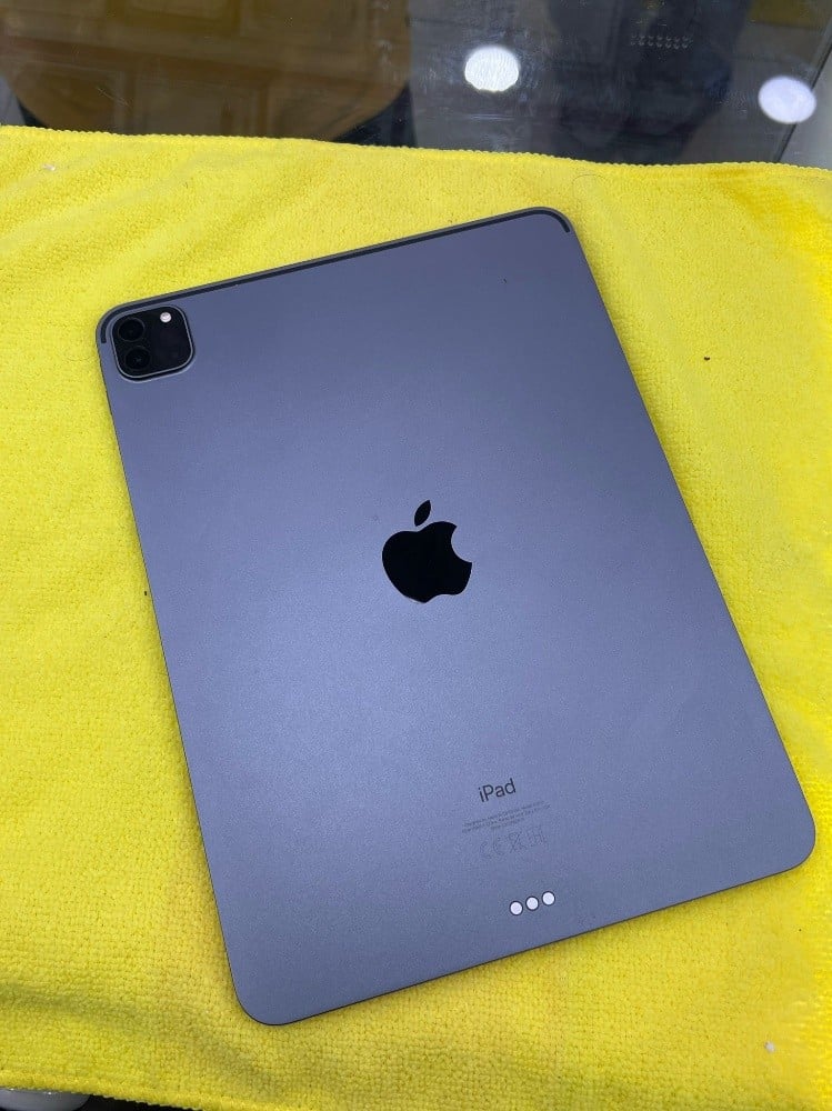 ipad pro 11″ m1 chip 256gb