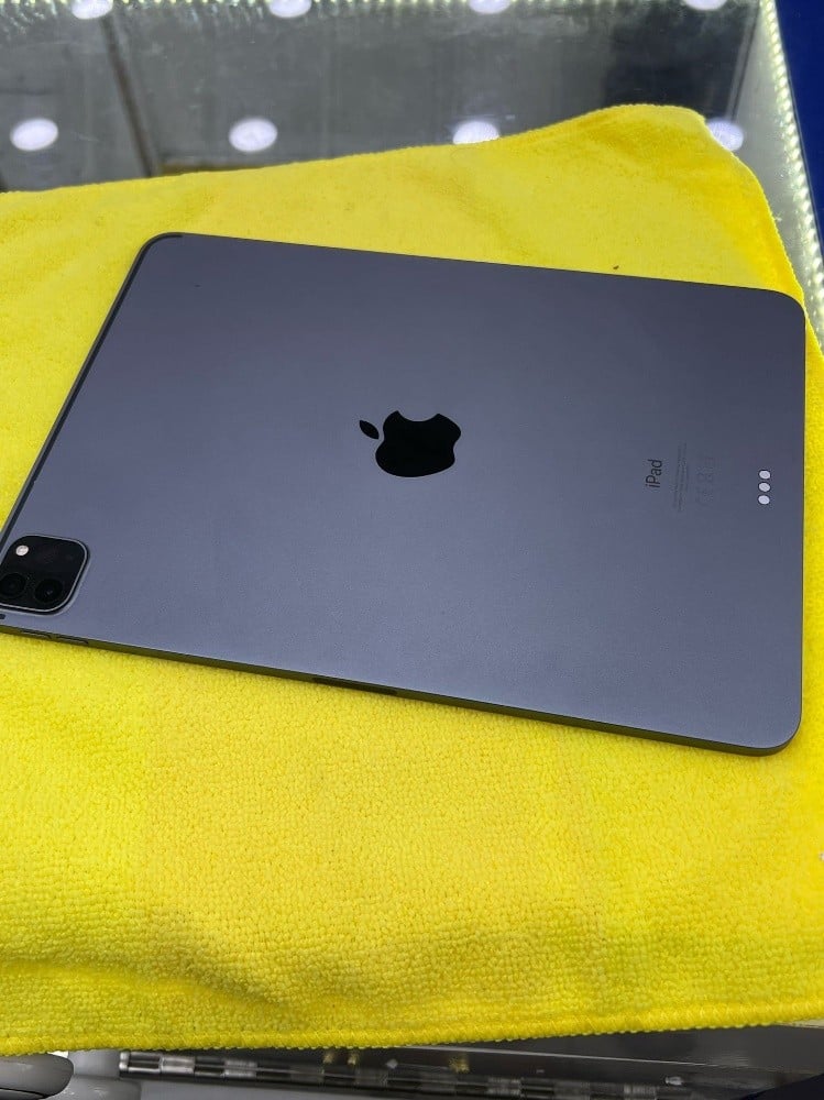 ipad pro 11″ m1 chip 256gb